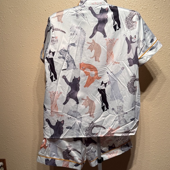 Cat pajamas set button down shirt & elastic waist shorts, size large NWT - Picture 6 of 12